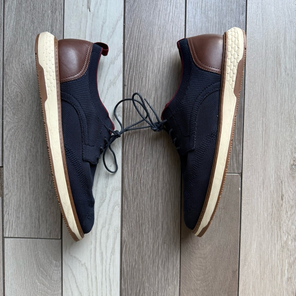 Vince Camuto Navy and Brown Oxfords - Picture 2 of 8